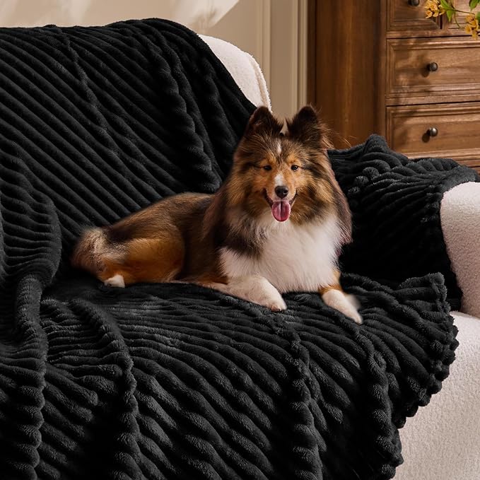 BEDELITE Fleece Blanket - 3D Ribbed Jacquard Decorative Black Throw Blankets for Men & Women, Lightweight Warm Cozy Soft Fuzzy Blankets All Seasons Suitable 50x60 inches