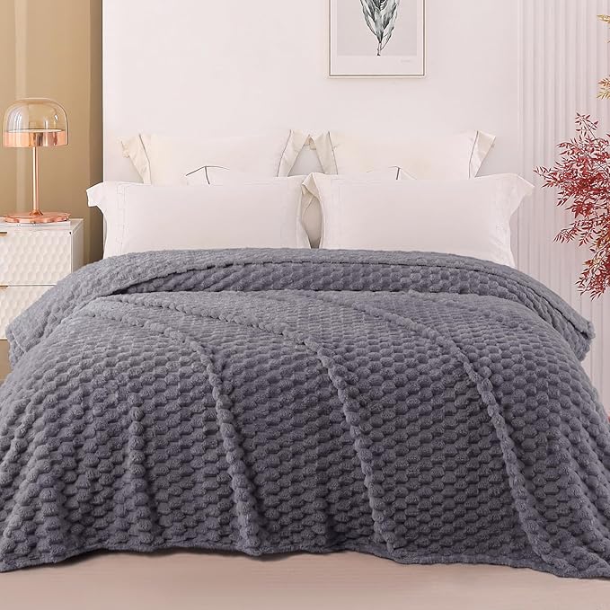 Exclusivo Mezcla Fleece Queen Blanket for Bed, Extra Large Fuzzy Dark Grey Bed Blankets, Soft Cozy Plush Sofa Throws for All Seasons, 90x90 Inches