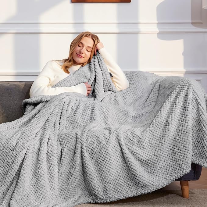 Whale Flotilla King Size Fuzzy Fleece Blanket for Bed, 90x104 Inch Fluffy Warm Soft Jacquard Blankets for All Season, Lightweight and Cozy, Light Grey