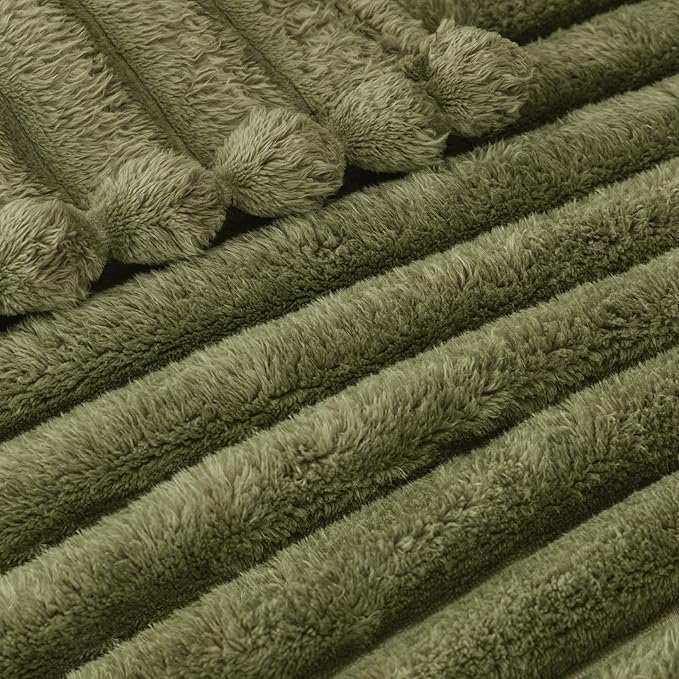 Exclusivo Mezcla King Size Flannel Fleece Blanket, Super Soft Striped Jacquard Bed Blanket, Lightweight Fuzzy Cozy for All Seasons, 90x104 Inches, Olive Green