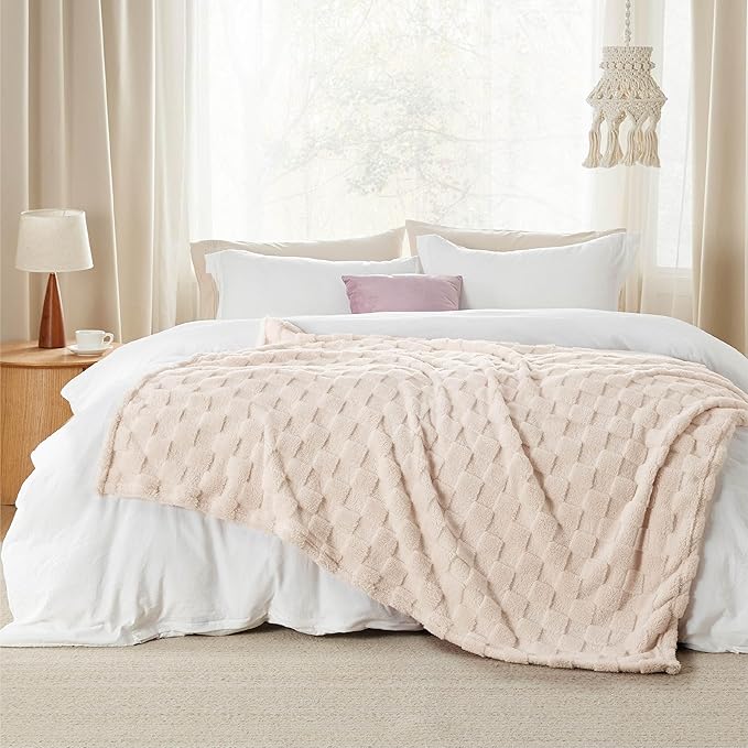Bedsure GentleSoft Twin Blanket for Bed Cream - Super Soft Cozy Blankets for Kids Girls, Cute Fuzzy Fleece Throws for Bedroom Couch, 60x80 Inches