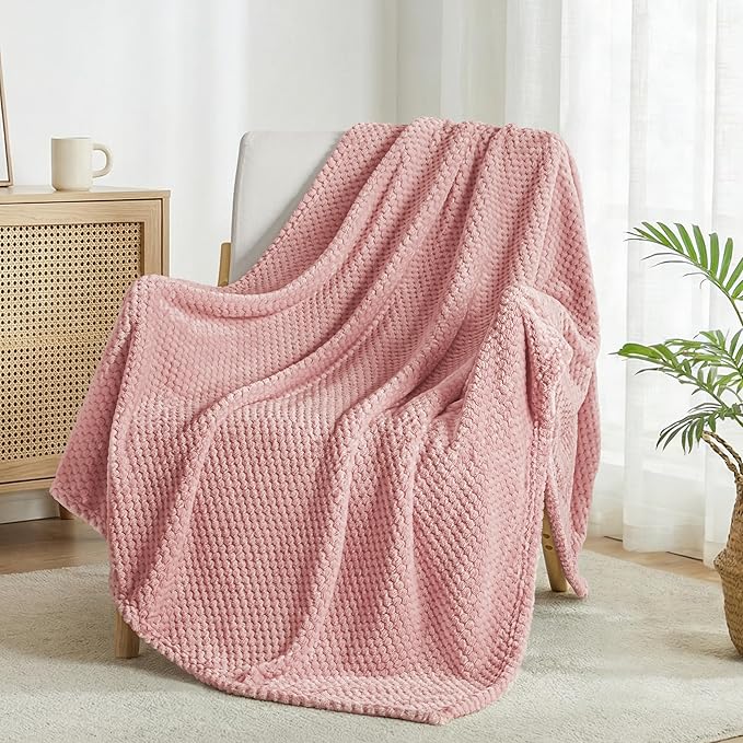 Exclusivo Mezcla Fleece Bed Blanket Twin Size, Super Soft and Warm Blankets for Couch, Sofa and Bed Waffle Textured, Cozy, Fuzzy and Lightweight (Dusty Pink, 90x66 Inches)
