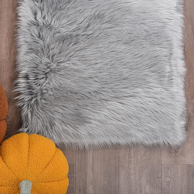 Goolela Grey Fluffy Fuzzy Furry Rug 2x3 Gray Faux Sheepskin Fur Rug for Bedroom Living Room Dorm Small Soft Bedside Carpet Plush Washable Rectangle