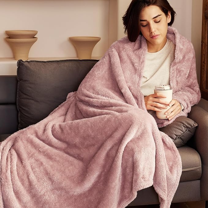Exclusivo Mezcla Plush Fuzzy Fleece Bed Blanket Twin Size, Super Soft, Fluffy and Warm Blankets for Couch, Bed, All Season (Dusty Pink, 90x66 inches)