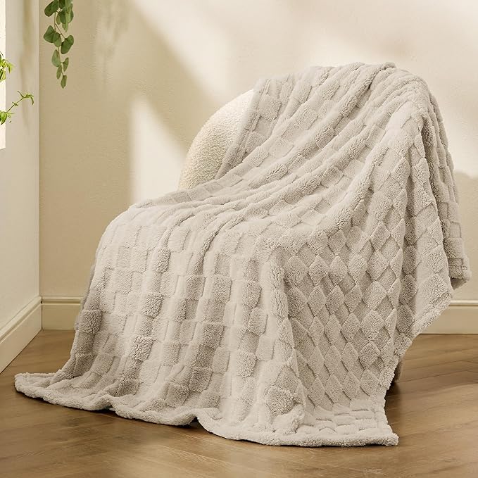 Bedsure GentleSoft Twin Blanket for Bed - Super Soft Cozy Blankets for Kids Girls, Cute Fuzzy Fleece Throws for Bedroom Couch, Neutral, 60x80 Inches