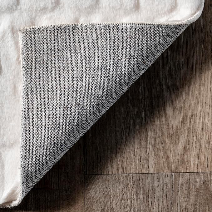 Nuloom Nia White/Ivory, 5' x 8', Cozy Shag, Fluffy and Soft, High Traffic, Stain Resistant, Easy Clean, Durable Machine Washable Area Rug for Bedroom, Living Room, Dining, Den, Foyer, Entryway