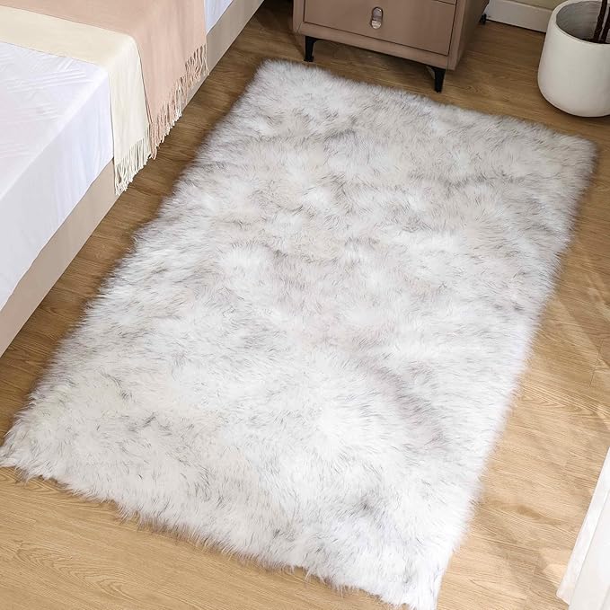 Goolela Fluffy Faux Sheepskin Fur Rug 4x6 White with Grey Tips Fuzzy Furry Plush Rug for Bedroom Living Dining Room Office Soft Shaggy Carpet Rectangle