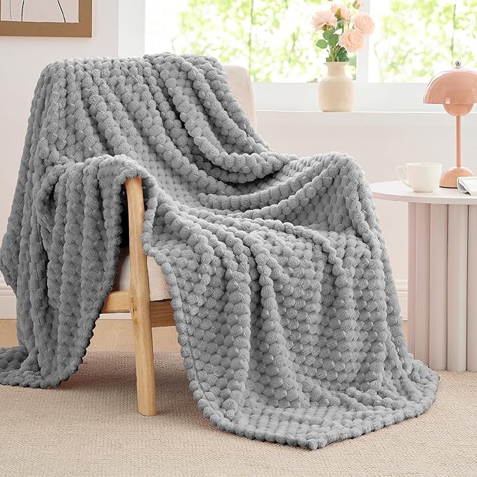 BEDELITE Fleece Blanket - 3D Jacquard Decorative Grey Throw Blankets for Couch & Bed, Soft and Cozy Warm Plush Fluffy Blanket All Seasons Suitable, 50x70Inches