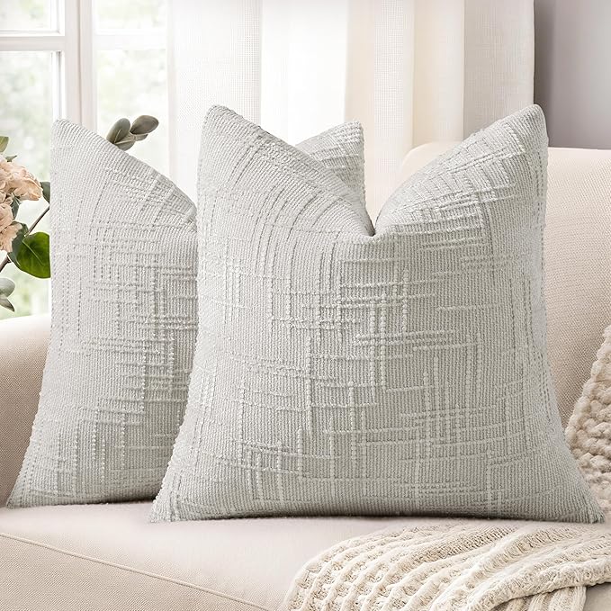 decorUhome Light Grey Chenille Throw Pillow Covers 18x18 Set of 2 Textured Soft Cozy Slubby Couch Pillow Covers Modern Farmhouse Boho Decorative Pillow Cases for Bed Sofa Living Room