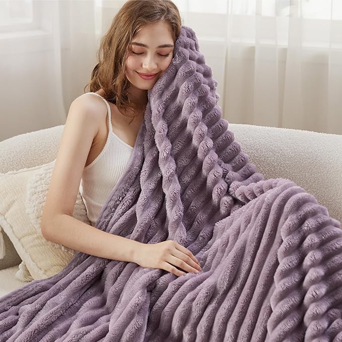 Bedsure GentleSoft Light Purple Twin Blanket for Bed - Cozy Soft Blankets for Women, Cute Large Throws for Girls, 66x90 Inches