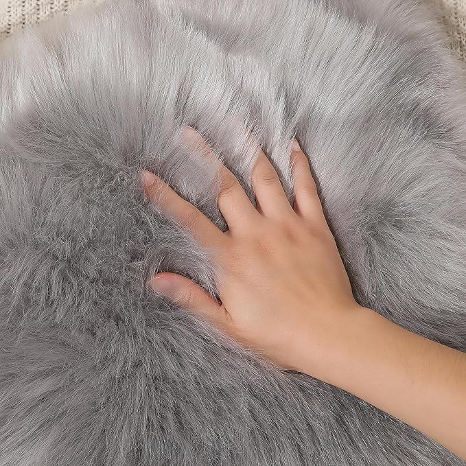 linmopm Faux Fur Rug Sheepskin Shag Fluffy Fuzzy Grey 3x4 ft Rugs for Bedroom Bedside Bed Floor Living Room Plush Rectangle High-Density Cushion Carpet Super Sofa Cover
