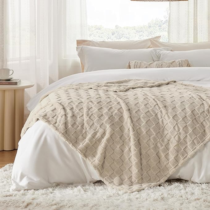 Bedsure GentleSoft Beige Throw Blanket for Couch - Checkered Fleece Blankets Gifts for Kids Girls, Cute Soft Cozy Throw for Bedroom Home Decor Gifts, Neutral, 50x60 Inches