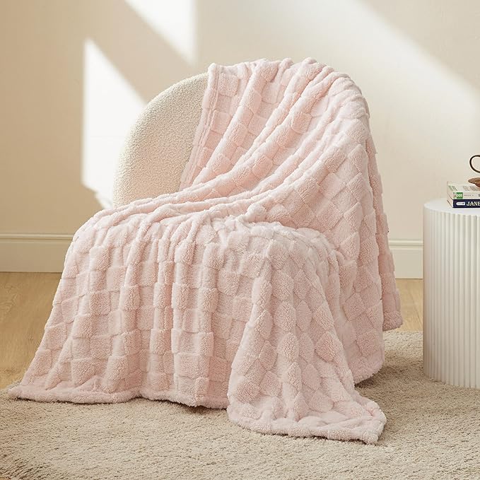 Bedsure GentleSoft Pink Throw Blanket for Couch - Checkered Fleece Blankets Gifts for Kids Girls, Cute Soft Cozy Throw for Bedroom Home Decor Gifts, 50x60 Inches