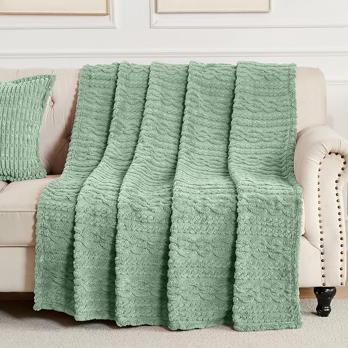 50x70 Inch Green Throw Blanket - Soft & Fluffy Fleece, Cute & Aesthetic, Perfect for Sofa, Couch, Chair, Bed, Living Room & Bedroom, All-Season Use, Plush & Cozy Decorative Blanket