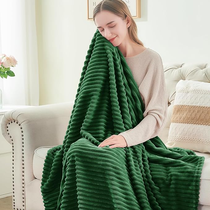 BEDELITE Fleece Throw Blanket for Couch – 3D Ribbed Jacquard Soft and Warm Decorative Fuzzy Blanket – Cozy, Fluffy, Plush Lightweight Green Throw Blankets for Bed, Sofa, 50x60 inches