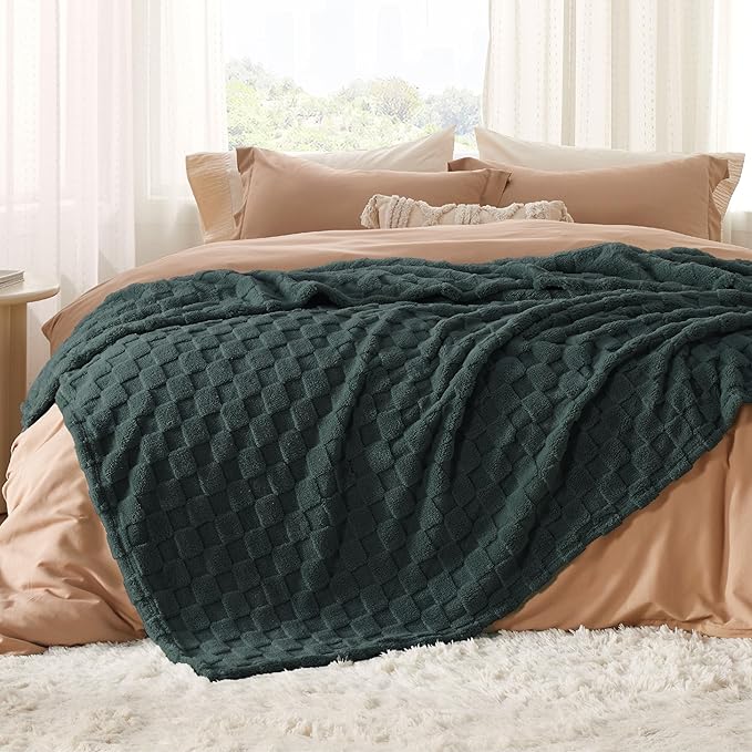Bedsure GentleSoft Blankets Queen Size for Bed - Super Soft Cozy Spring Blanket for Kids Girls, Large Fuzzy Fleece Throw for Bedroom Decor, Dark Green, 90x90 Inches