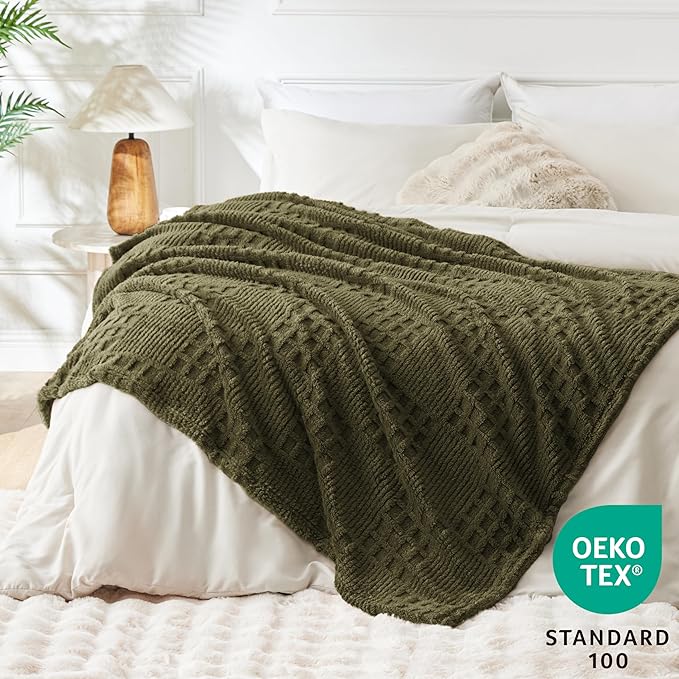 EXQ Home Fleece Throw Blanket for Couch or Bed - 3D Waffle Patchwork Pattern Jacquard Decorative Blankets - Cozy Soft Lightweight Fuzzy Flannel Blanket Suitable for All Seasons(50"×60", Moss Green)