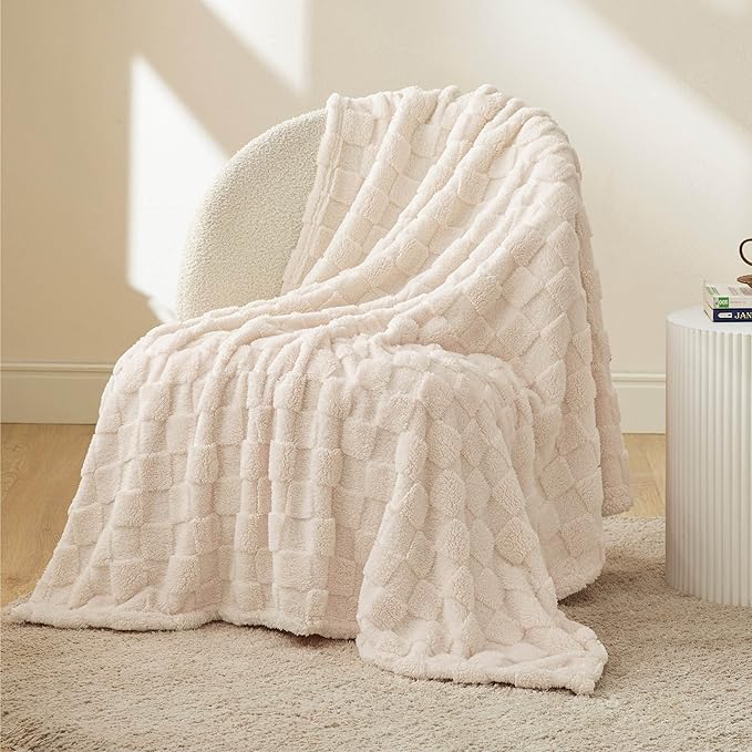 Bedsure GentleSoft Cream Throw Blanket for Couch - Checkered Fleece Blankets Gifts for Kids Girls, Cute Soft Cozy Throw for Bedroom Home Decor Gifts, 50x60 Inches
