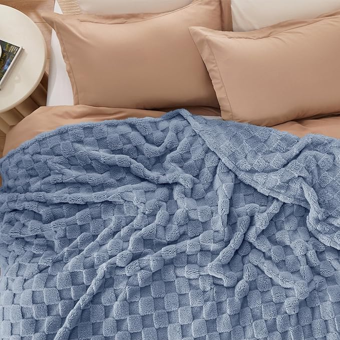 Bedsure GentleSoft King Size Blanket for Bed - Super Soft Cozy Blankets for Kids Girls, Large Fuzzy Fleece Throw for Bedroom Decor, Ashley Blue,108x90 Inches