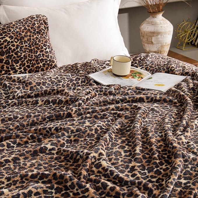BEDELITE Fleece Blanke for Couch & Bed, Luxury Plush Cozy Fuzzy Blanket, Throw 50"x 60", Dark Brown